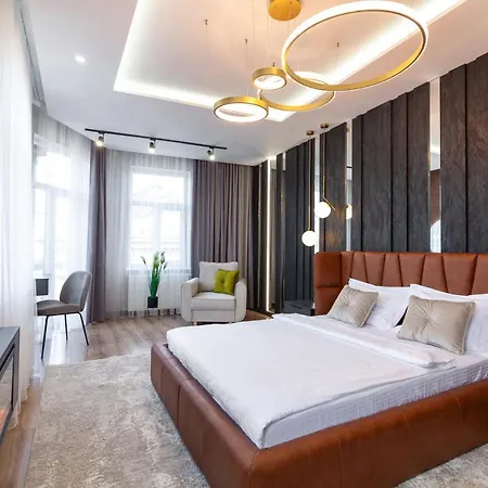Royal Vip Apartment On Gorodotska 31 Lviv Exterior photo